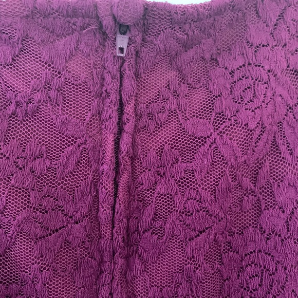 💜 Torrid Plum Lace Dress - Picture 7 of 7
